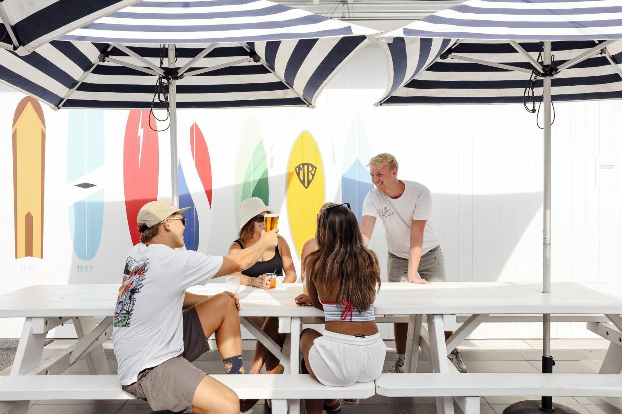 The Surf House Hostel Byron Bay Exterior photo